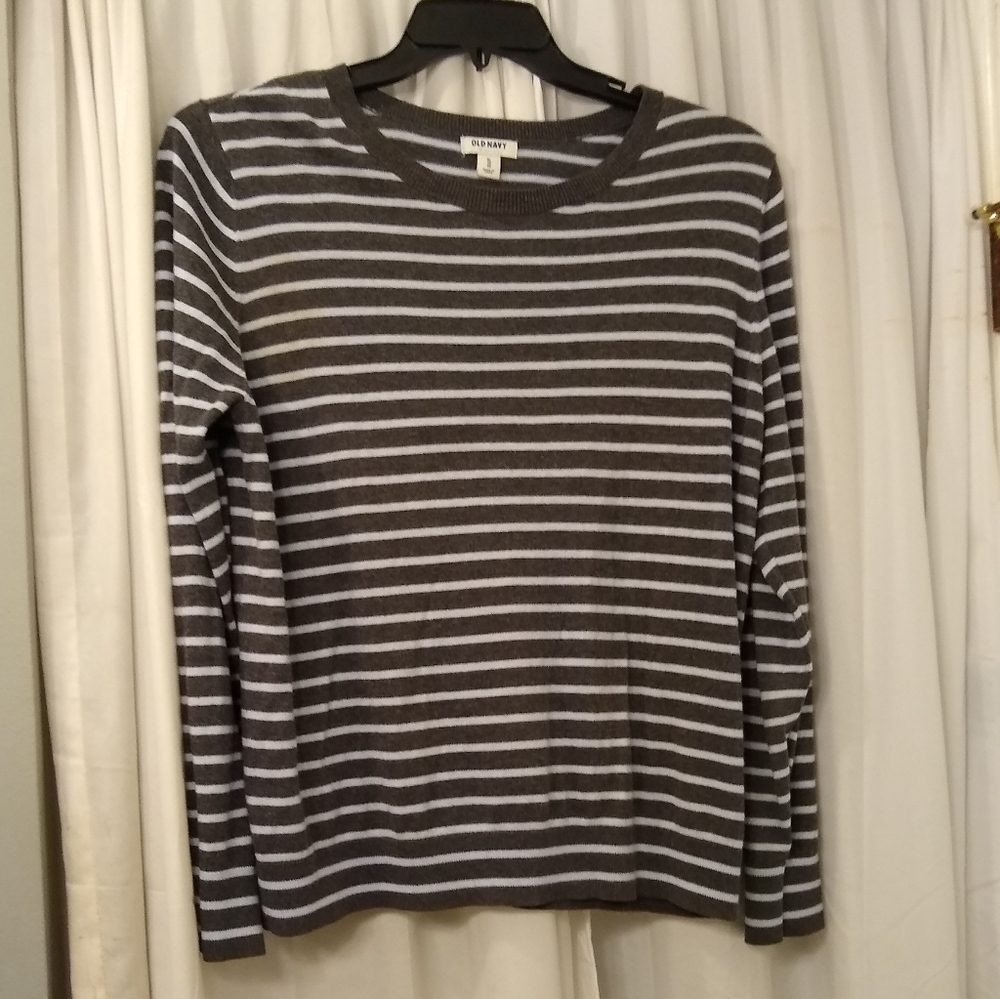 *see photos* Old Navy Thin Knit XL Sweater